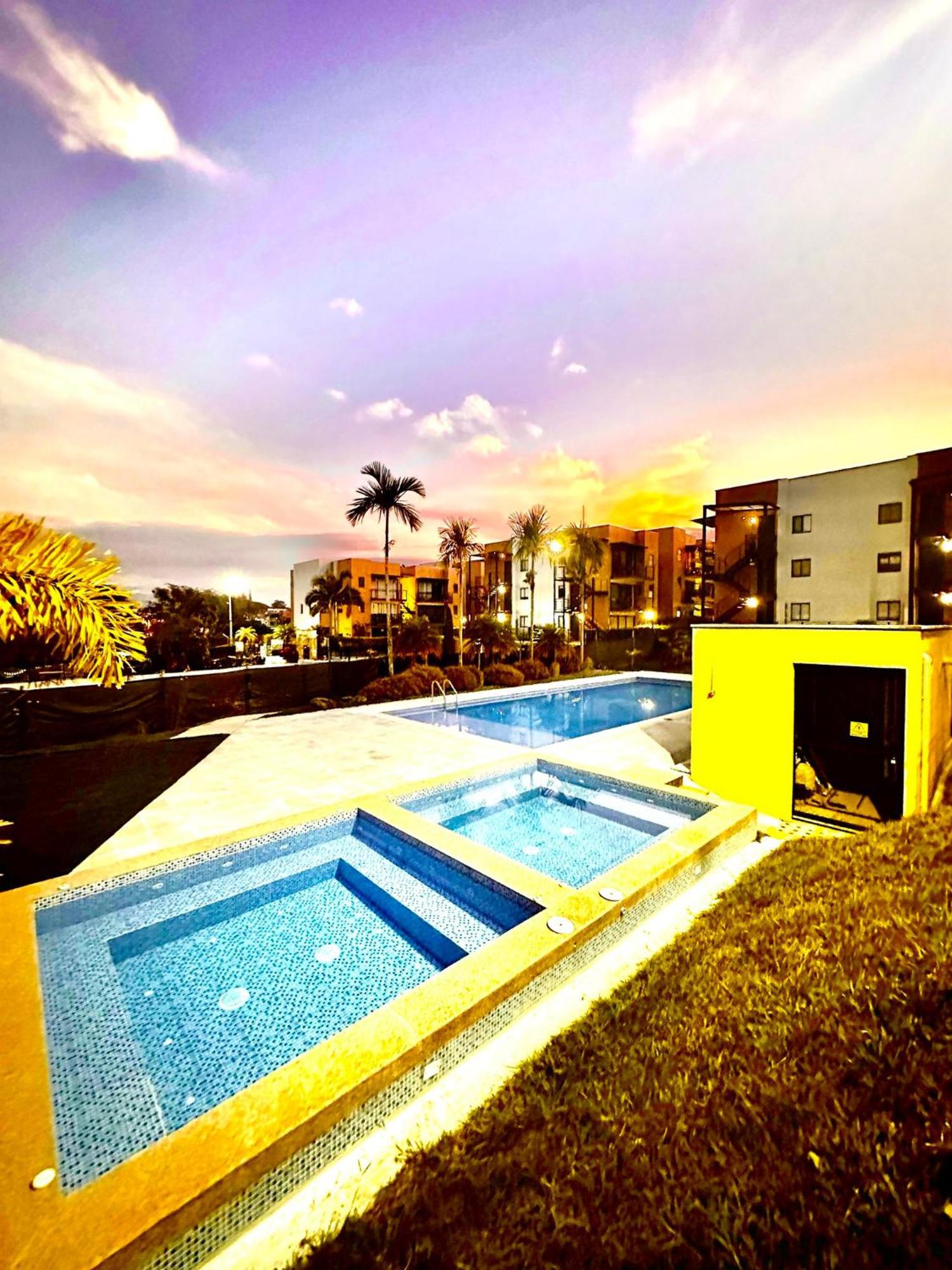 Apartamento Privado Vacacional A 5M Del Aeropuerto, 20 Minutos Del Parque Del Cafe Y Centro De Armenia Con 4 Piscinas, 3 Jacuzzi, Sauna By Molca Xperiences 2H Kültér fotó